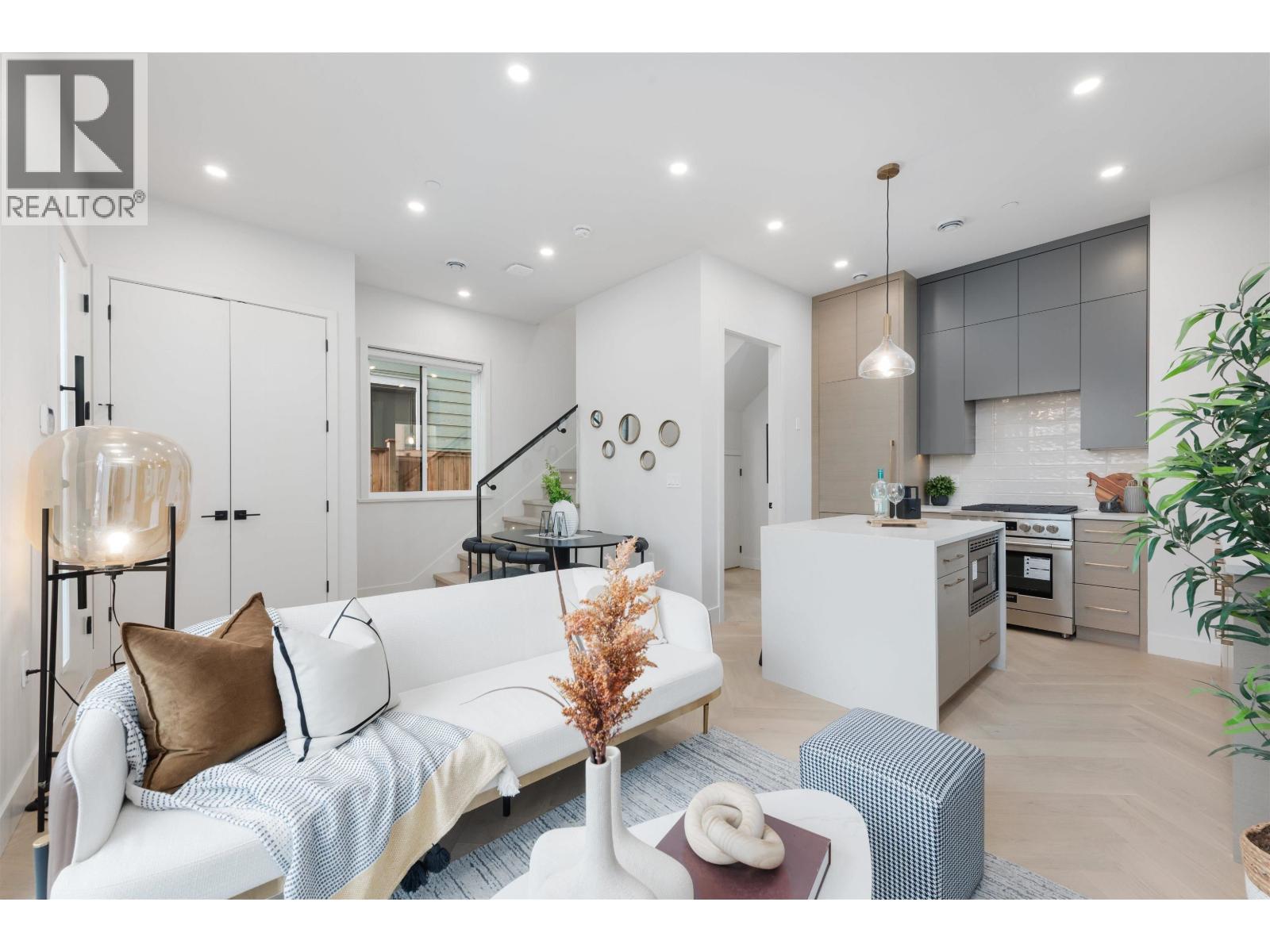 3351 KASLO STREET|Vancouver, British Columbia V5M3H3