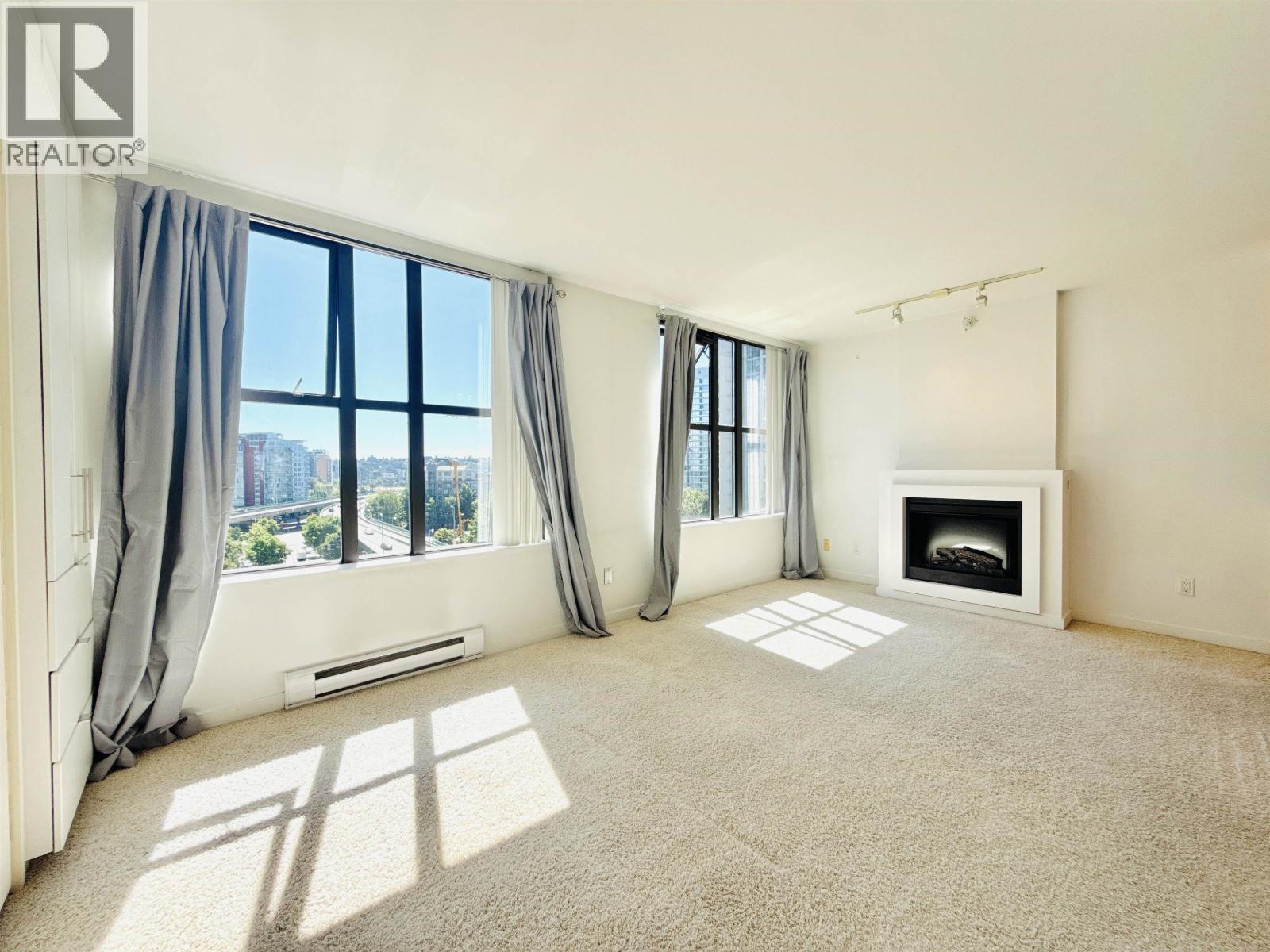 904 989 BEATTY STREET|Vancouver, British Columbia V6Z3C2