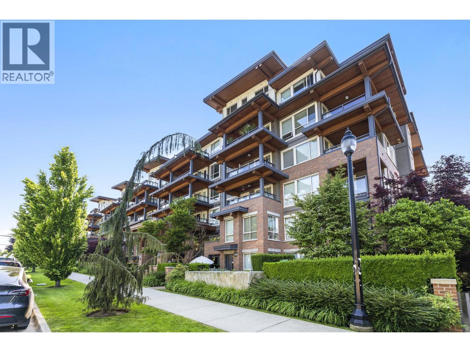211 500 ROYAL AVENUE|New Westminster, British Columbia V3L0G5