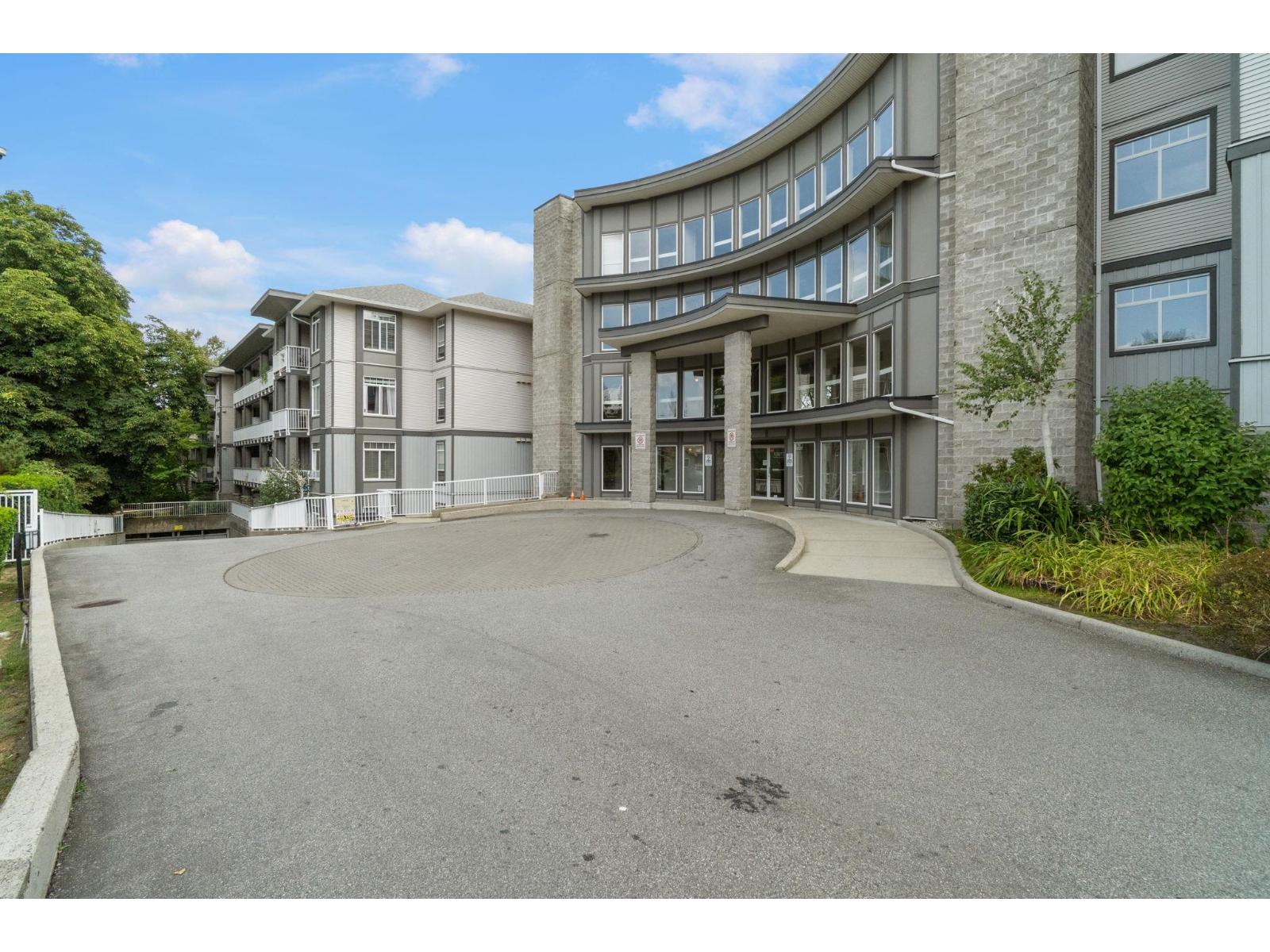 205 13277 108TH AVENUE|Surrey, British Columbia V3T0A9