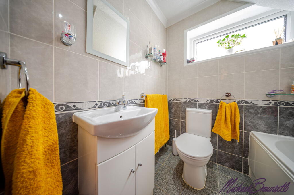 Additional image 15 of Moor Close Road, Bradford, Queensbury, BD13 2EA