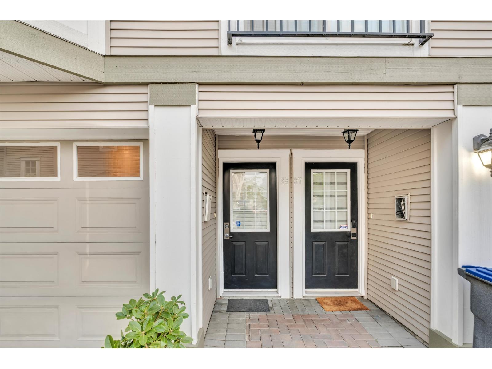 Property image for 38 9559 130A STREET|Surrey, British Columbia V3V5N9