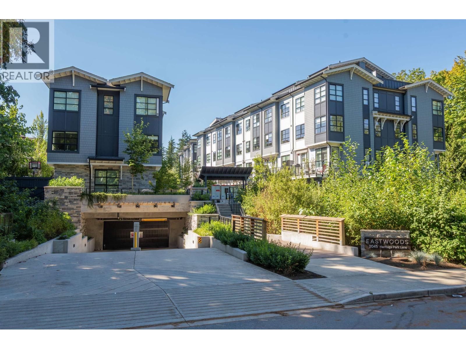 118 2045 HERITAGE PARK LANE|North Vancouver, British Columbia V7H0E3