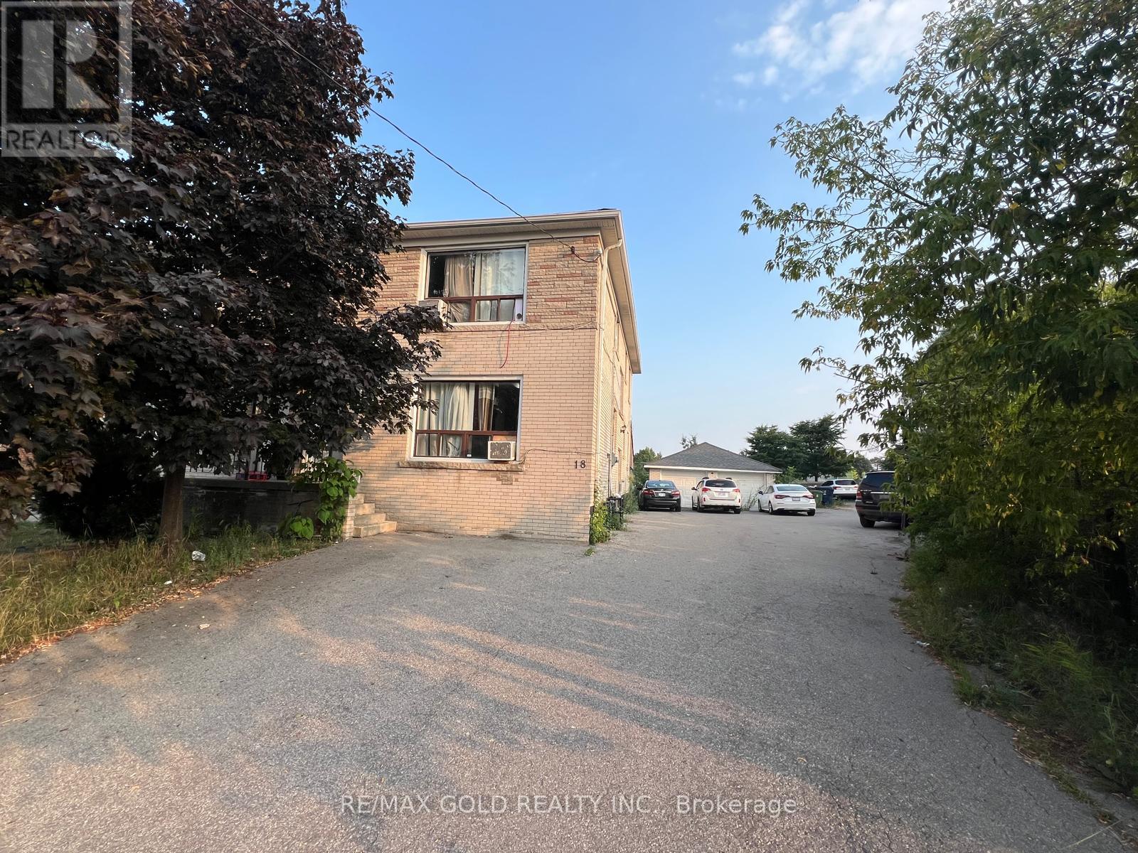 Property image for 18 LEDUC DRIVE|Toronto (Rexdale-Kipling), Ontario M9W2A8