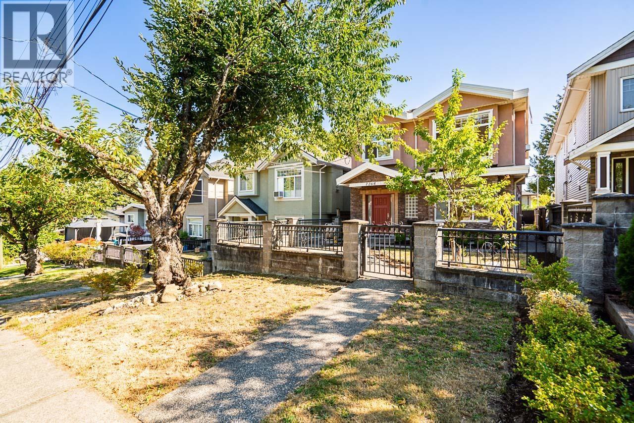 7268 1ST STREET|Burnaby, British Columbia V3N3S6