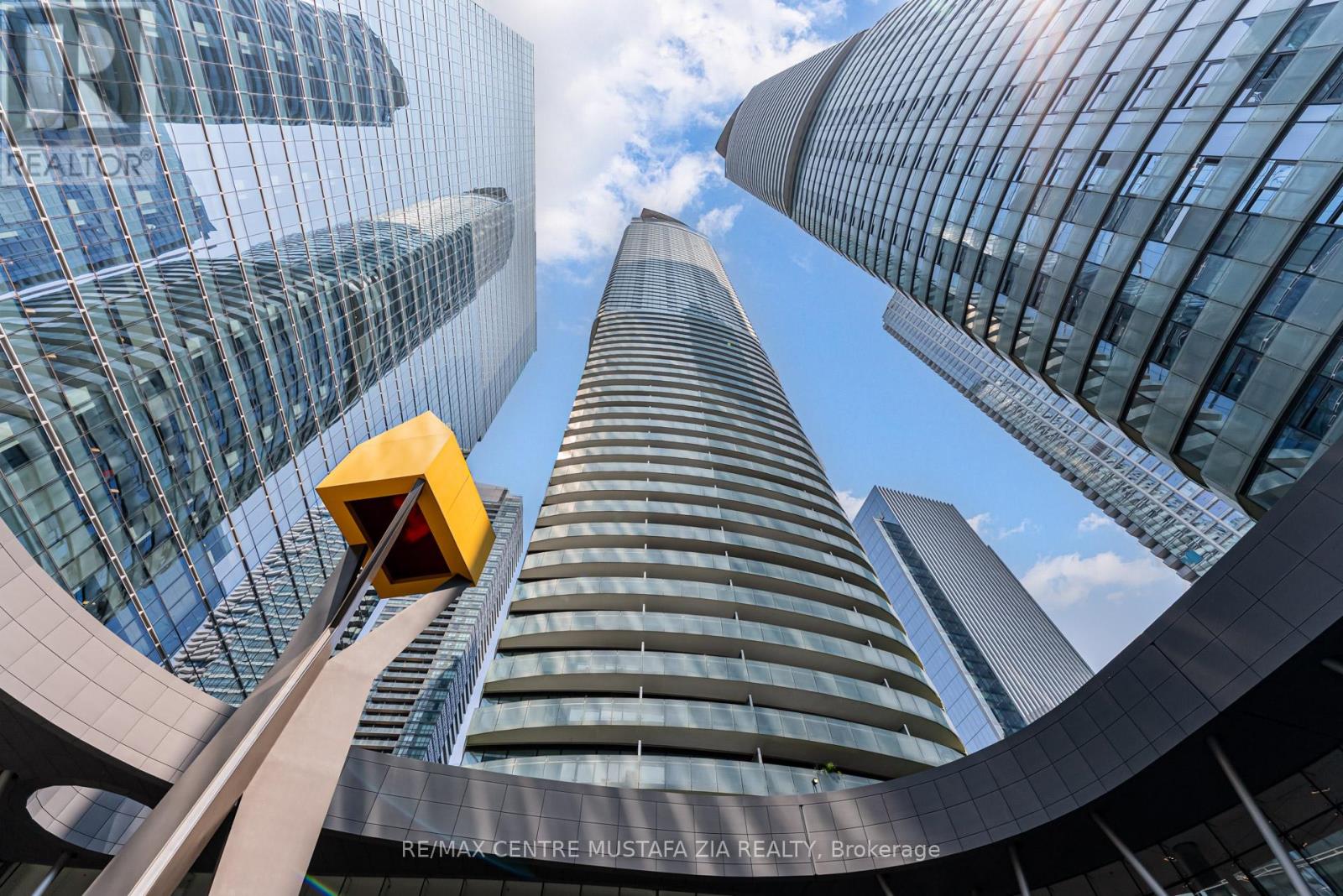 Property image for 2402 - 14 YORK STREET|Toronto (Waterfront Communities), Ontario M5J0B1