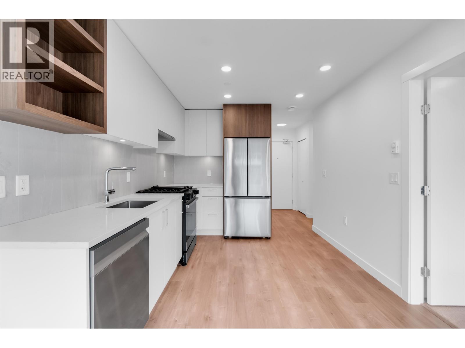 514 723 GROVER AVENUE|Coquitlam, British Columbia V3J0L9