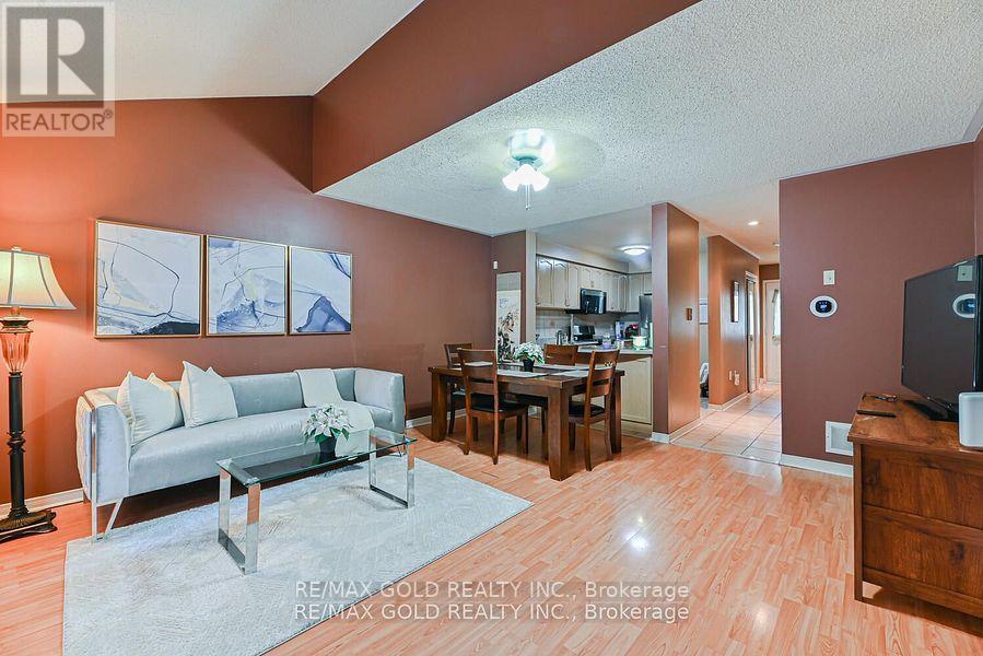 43 GIRAFFE AVENUE|Brampton (Sandringham-Wellington), Ontario L6R1Y9