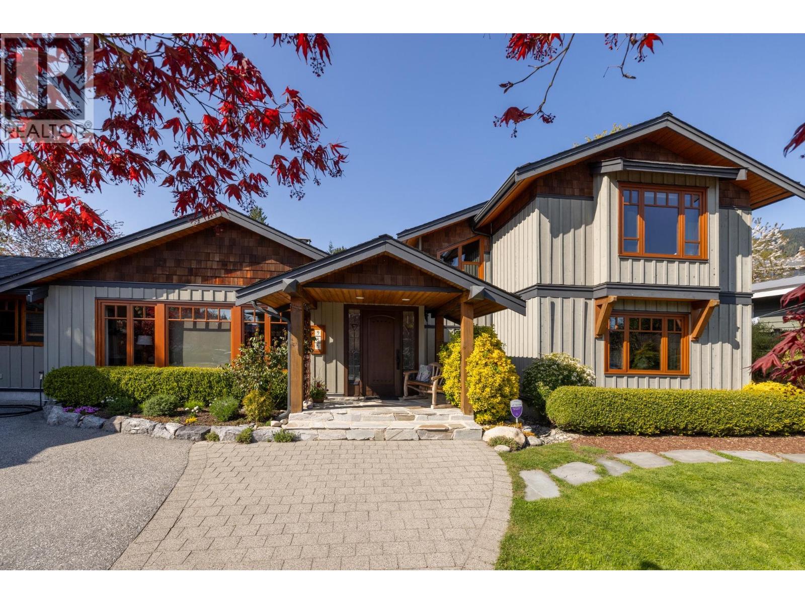 Property image for 986 TUDOR AVENUE|North Vancouver, British Columbia V7R1X7