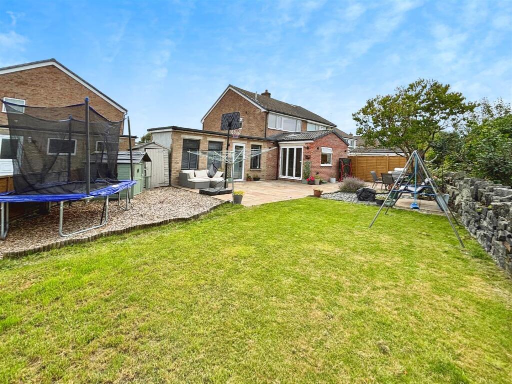 Property image for High Fernley Court, Wyke, Bradford, BD12 8AN