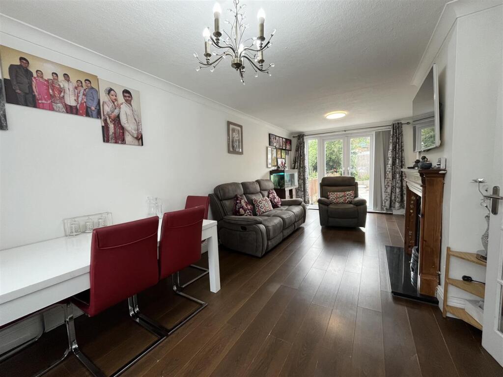 Additional image 3 of Carr House Mount, Wyke, Bradford