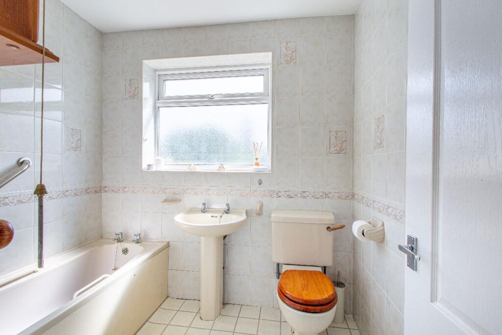 Additional image 13 of Moorside Avenue, Drighlington