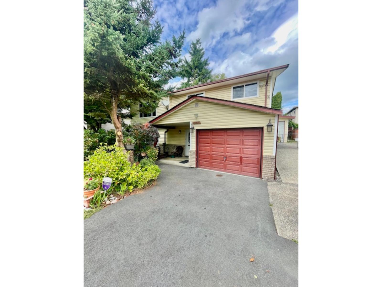 13841 92 A AVE AVENUE|Surrey, British Columbia V3V6Y5