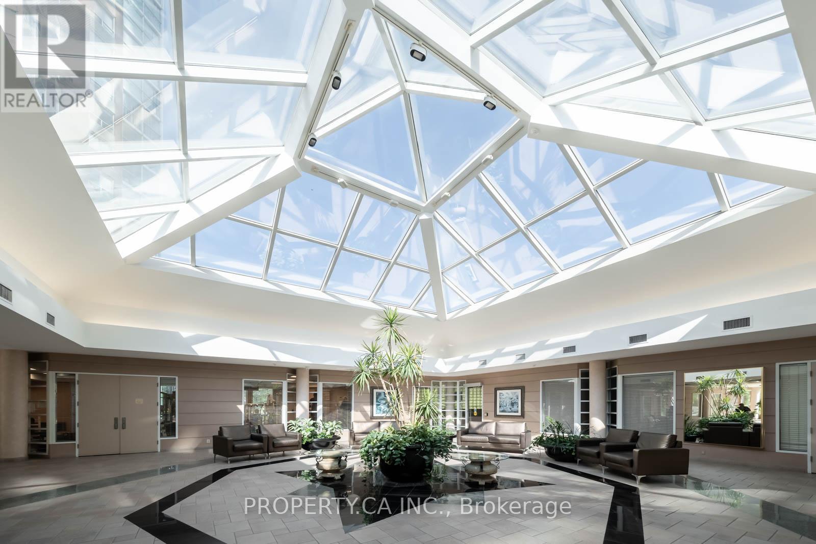 708 - 7 CONCORDE PLACE|Toronto (Banbury-Don Mills), Ontario M3C3N4