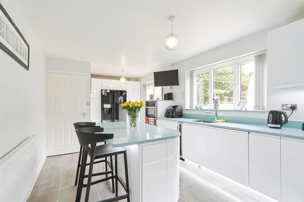 Additional image 3 of Hayfields Close, Keighley, BD22 6SB