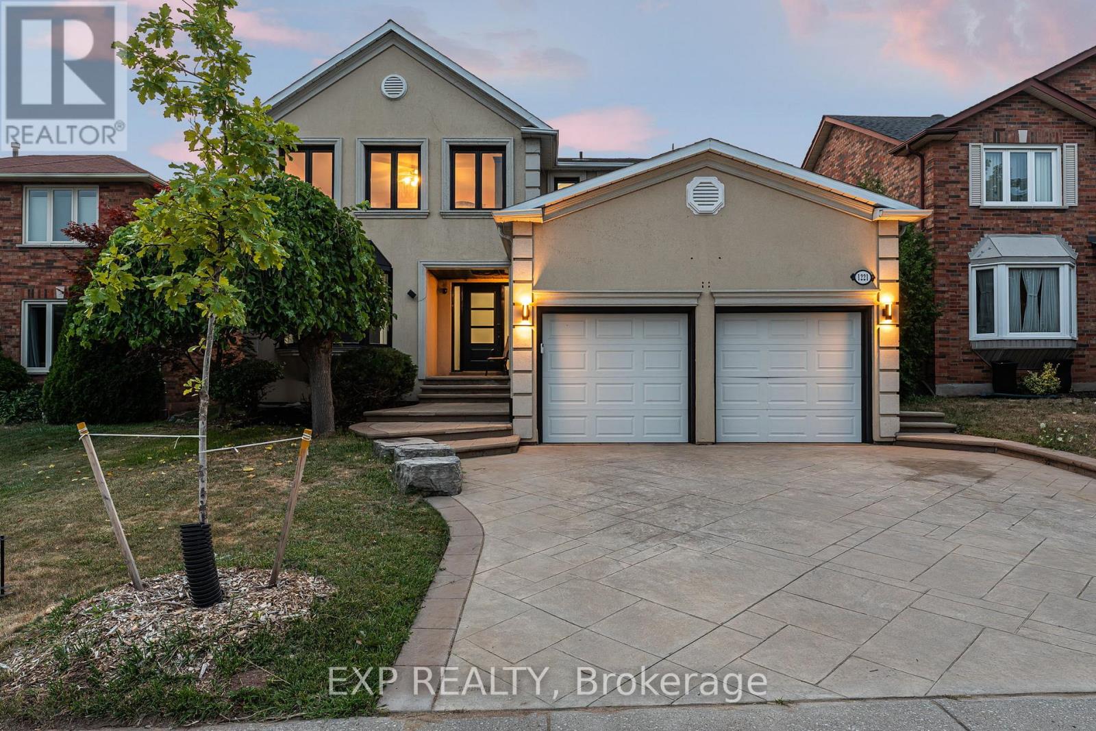Property image for 1221 CREEKSIDE DRIVE|Oakville (WC Wedgewood Creek), Ontario L6H4Y8