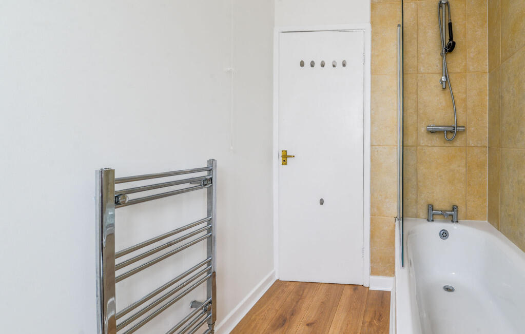 Additional image 17 of The Oval, Gilstead, Bingley, West Yorkshire, BD16