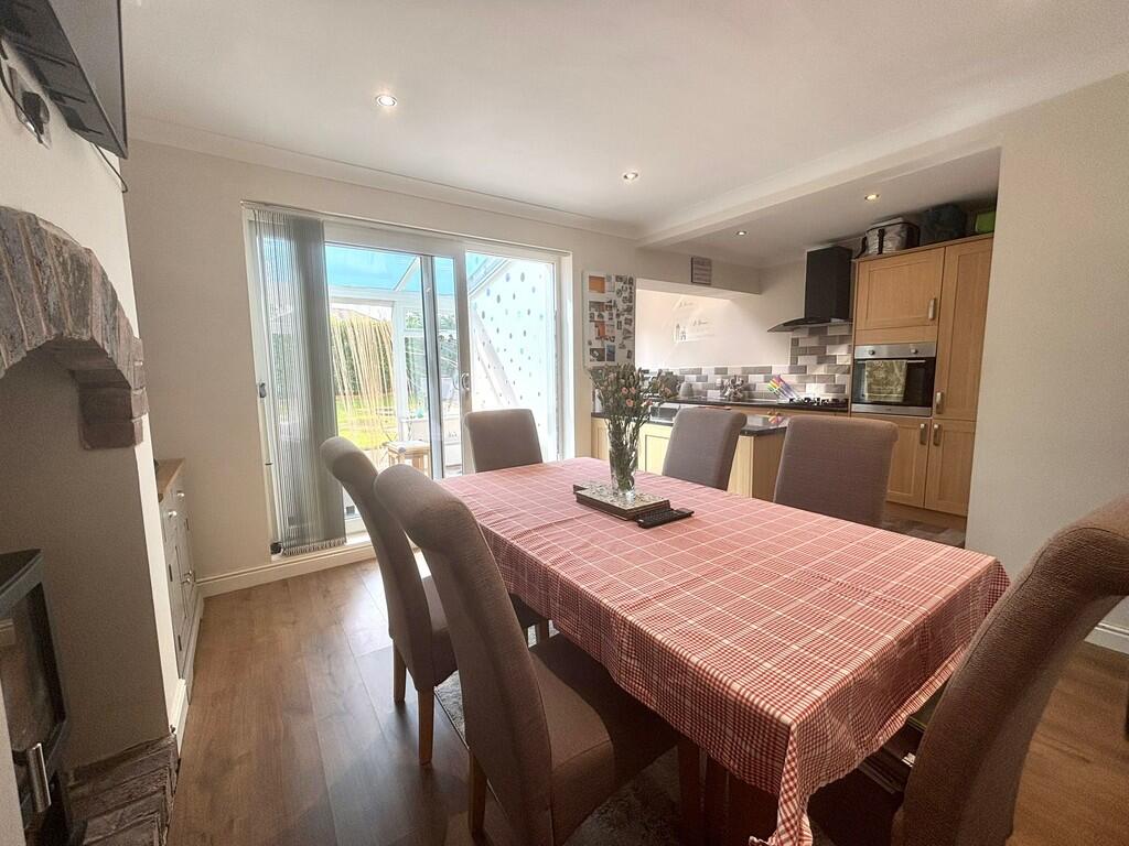 Additional image 32 of Fieldway, Clayton, Bradford