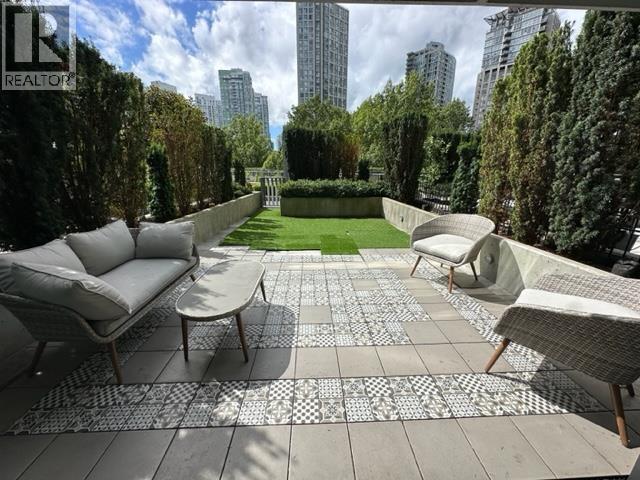 203 89 NELSON STREET|Vancouver, British Columbia V6Z0E7