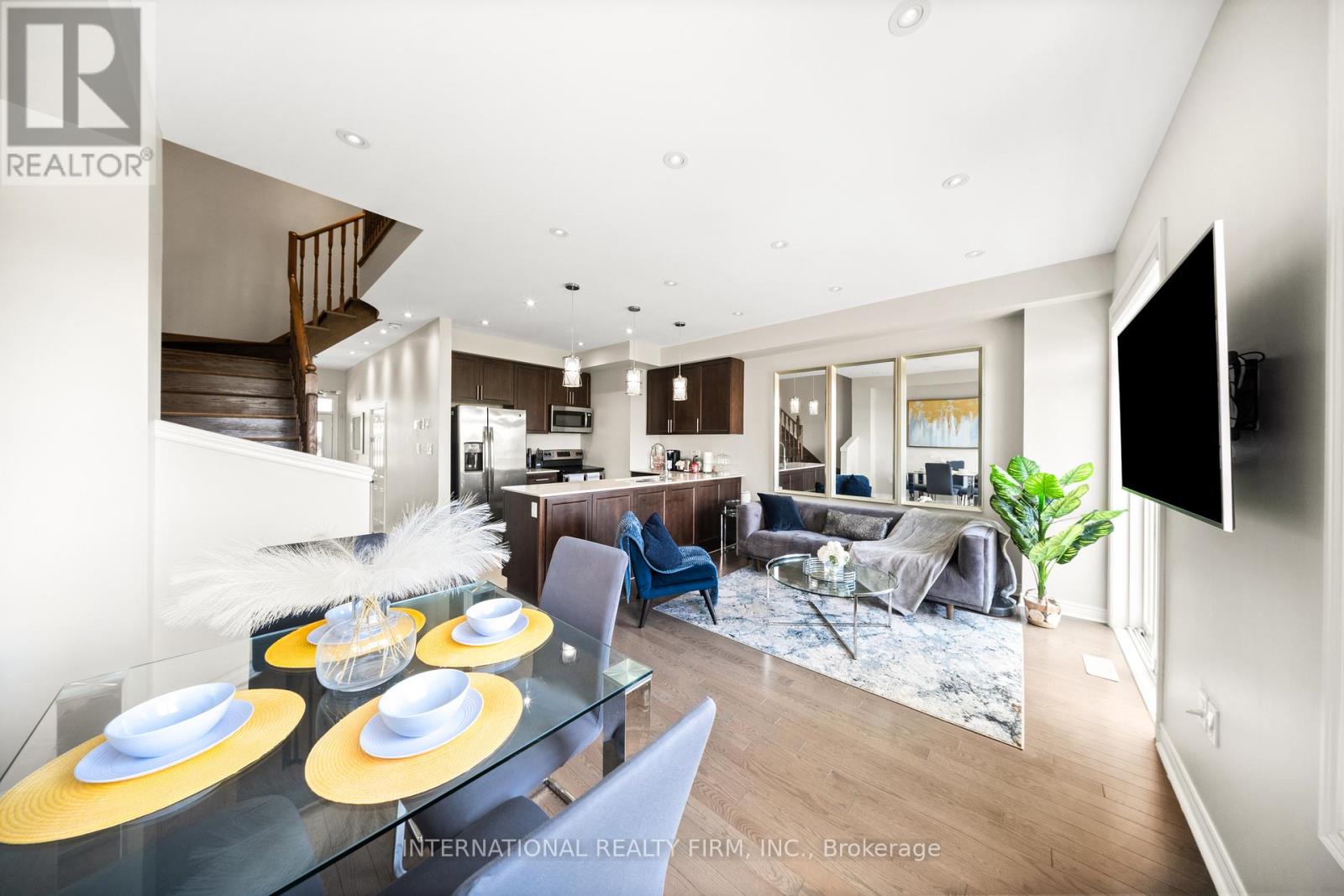 8 HOGAN MANOR DRIVE|Brampton (Northwest Brampton), Ontario L7A4V4