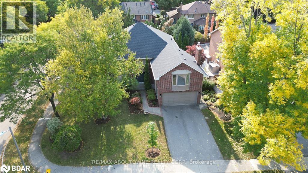 398 BARCLAY Crescent|Oakville, Ontario L6J6H9
