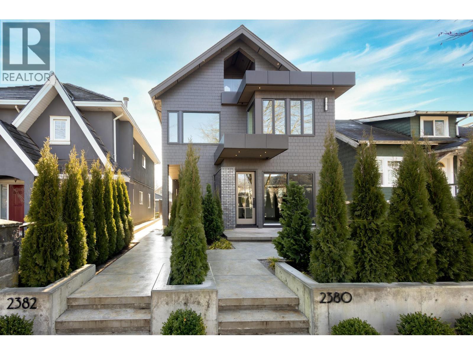 2382 E 5TH AVENUE|Vancouver, British Columbia V5N1N1