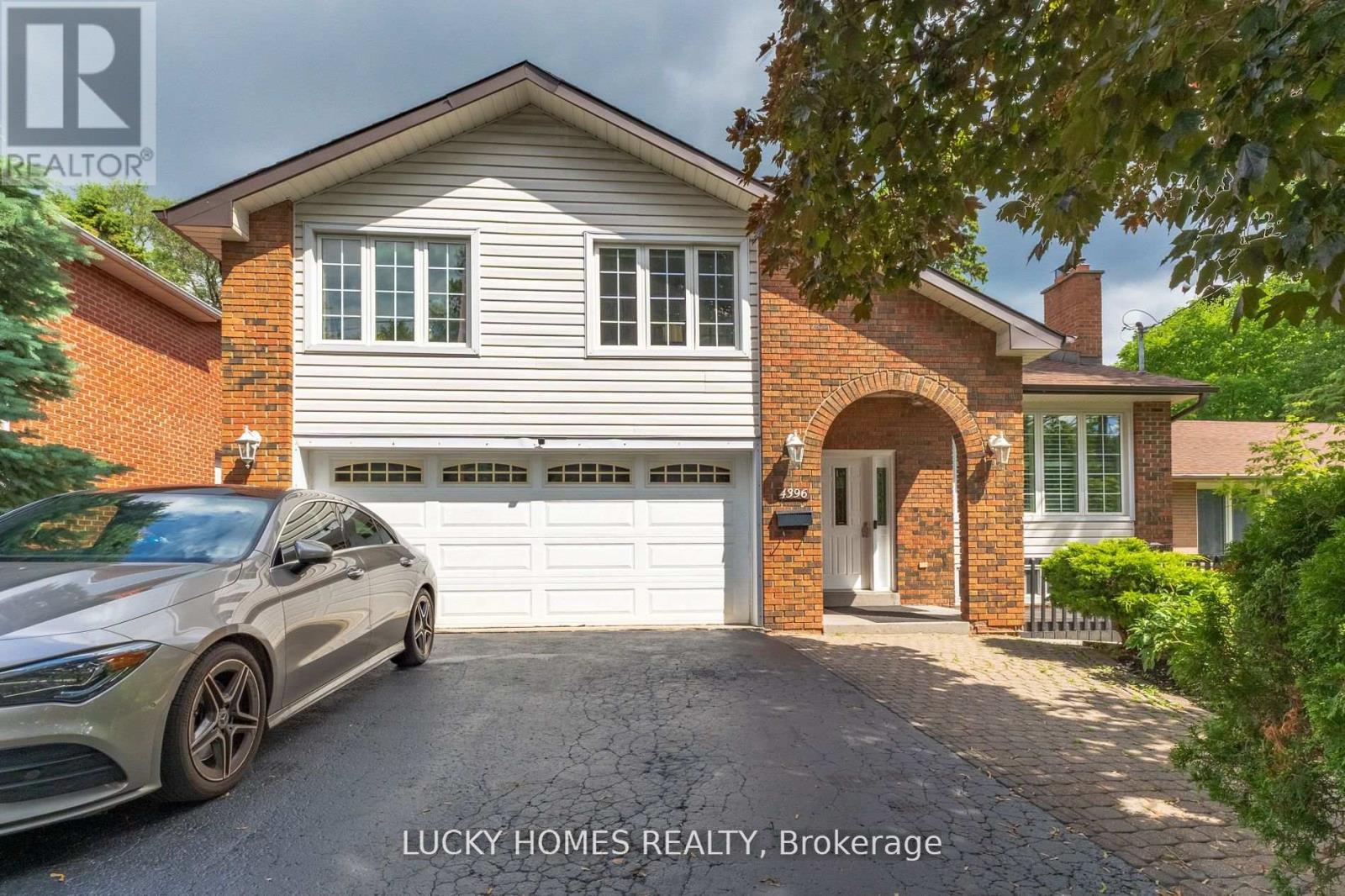 Property image for 4396 LAWRENCE AVENUE E|Toronto (West Hill), Ontario M1E2T5