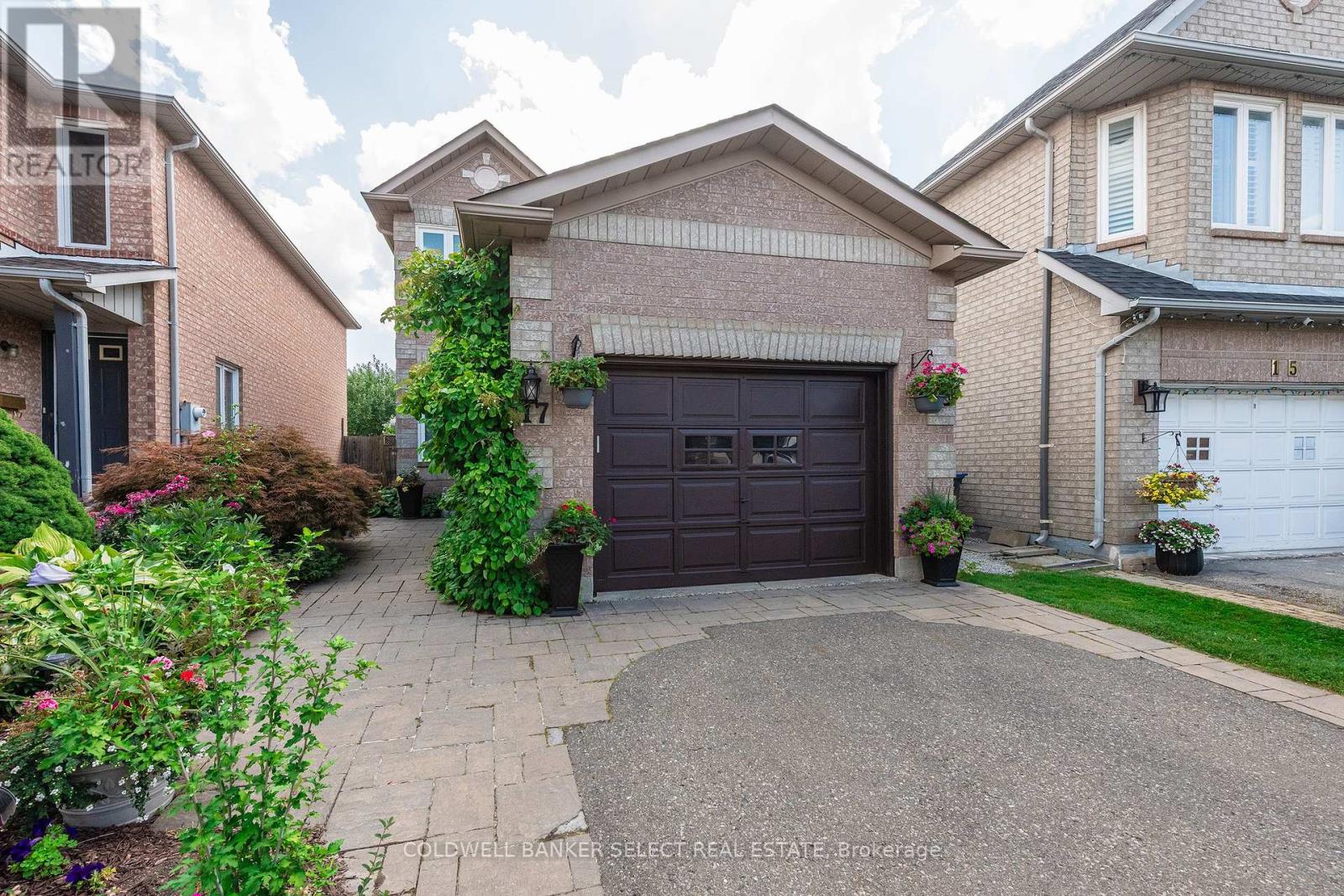 Property image for 17 SADDLETREE TRAIL|Brampton (Brampton West), Ontario L6X4M5