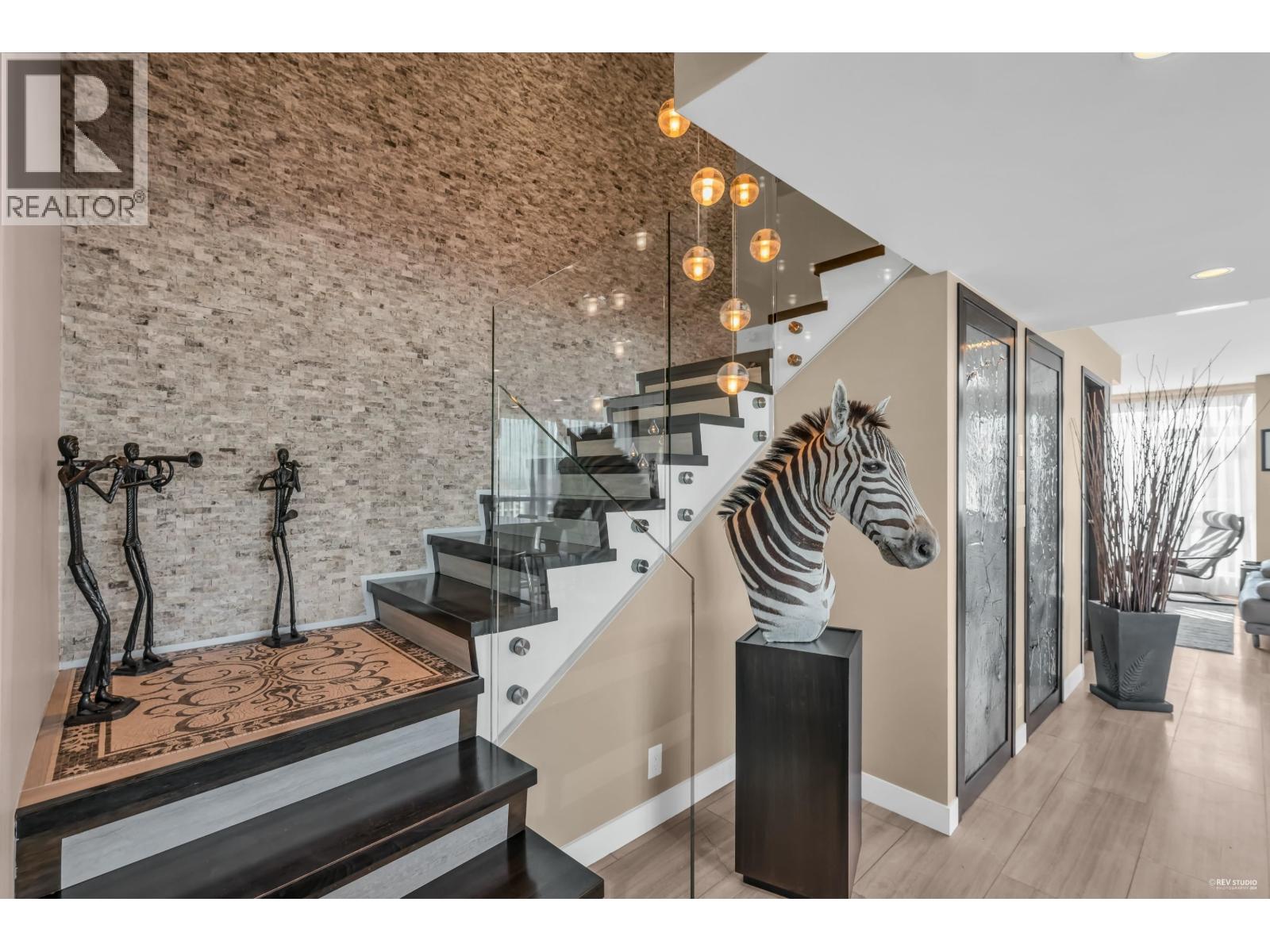 2803 4400 BUCHANAN STREET|Burnaby, British Columbia V5C0E3