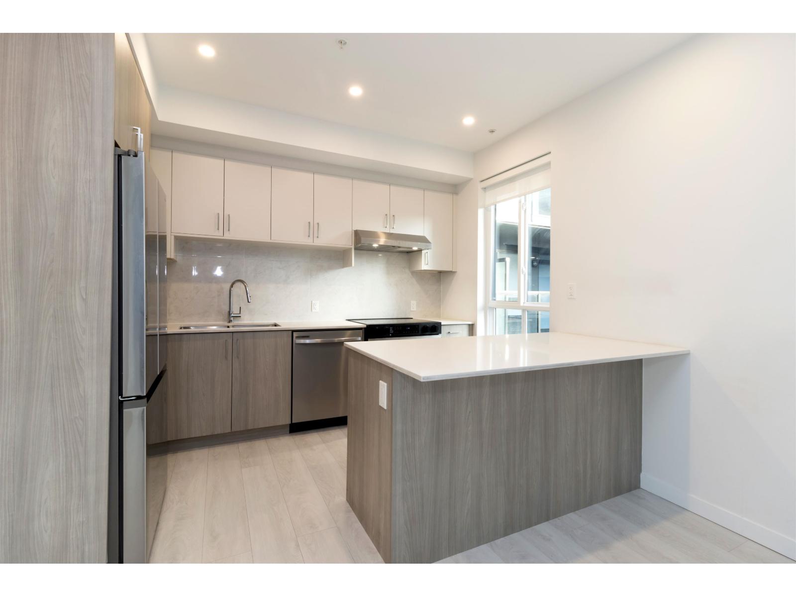 201 13838 108 AVENUE|Surrey, British Columbia V3T0T8