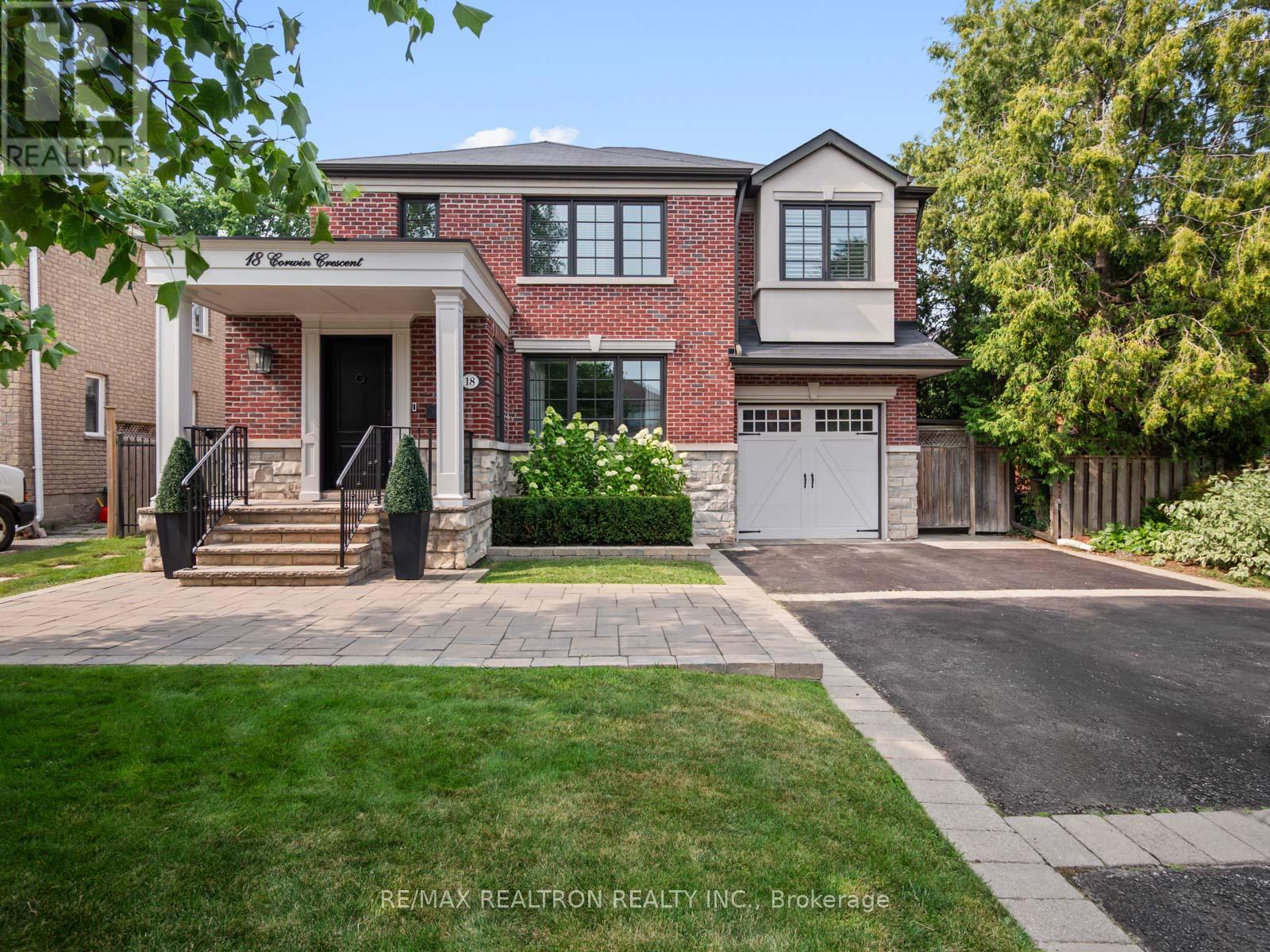 18 CORWIN CRESCENT|Toronto (Clanton Park), Ontario M3H2A1