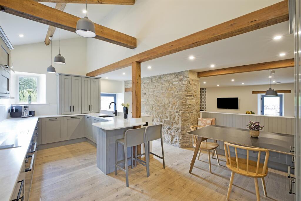 Additional image 9 of Cracked Castle Barn, Skyreholme