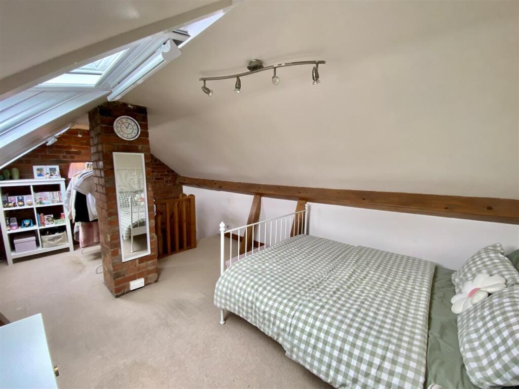 Additional image 26 of Moor Lane, Gomersal