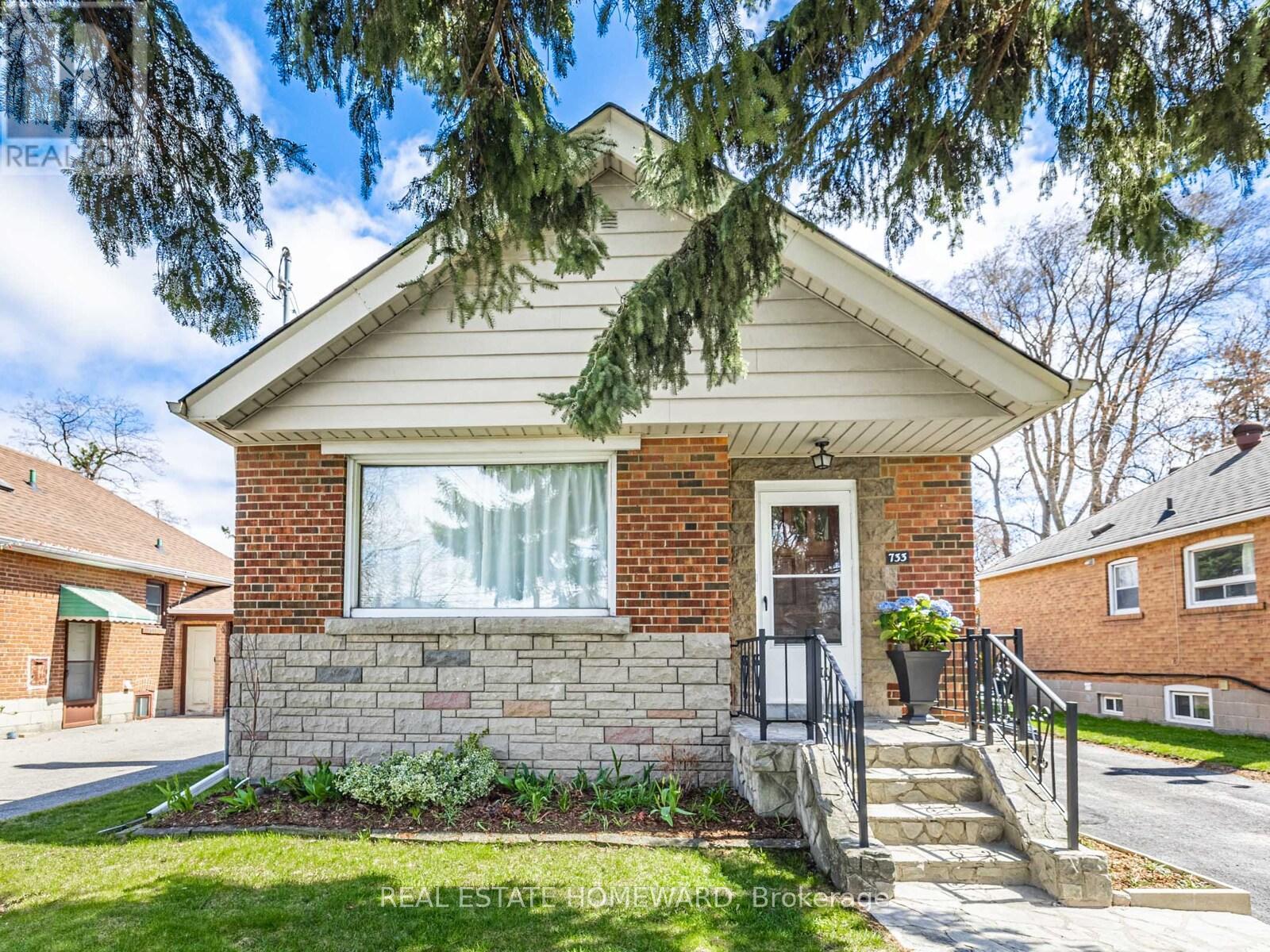 733 PHARMACY AVENUE|Toronto (Clairlea-Birchmount), Ontario M1L3J4