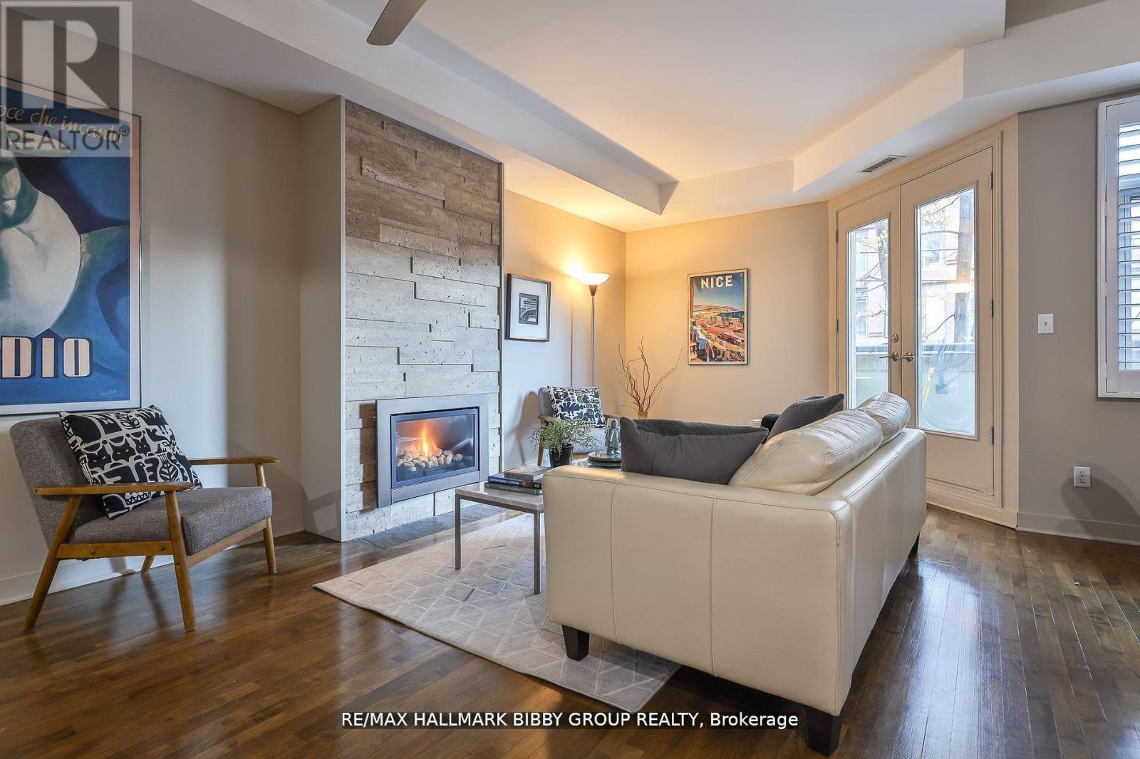 Property image for 315 - 500 RICHMOND STREET W|Toronto (Waterfront Communities), Ontario M5V3N4