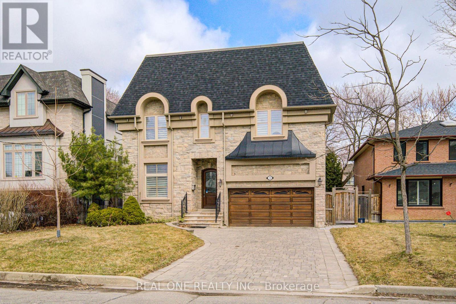 210 MAPLEHURST AVENUE|Toronto (Willowdale East), Ontario M2N3C2