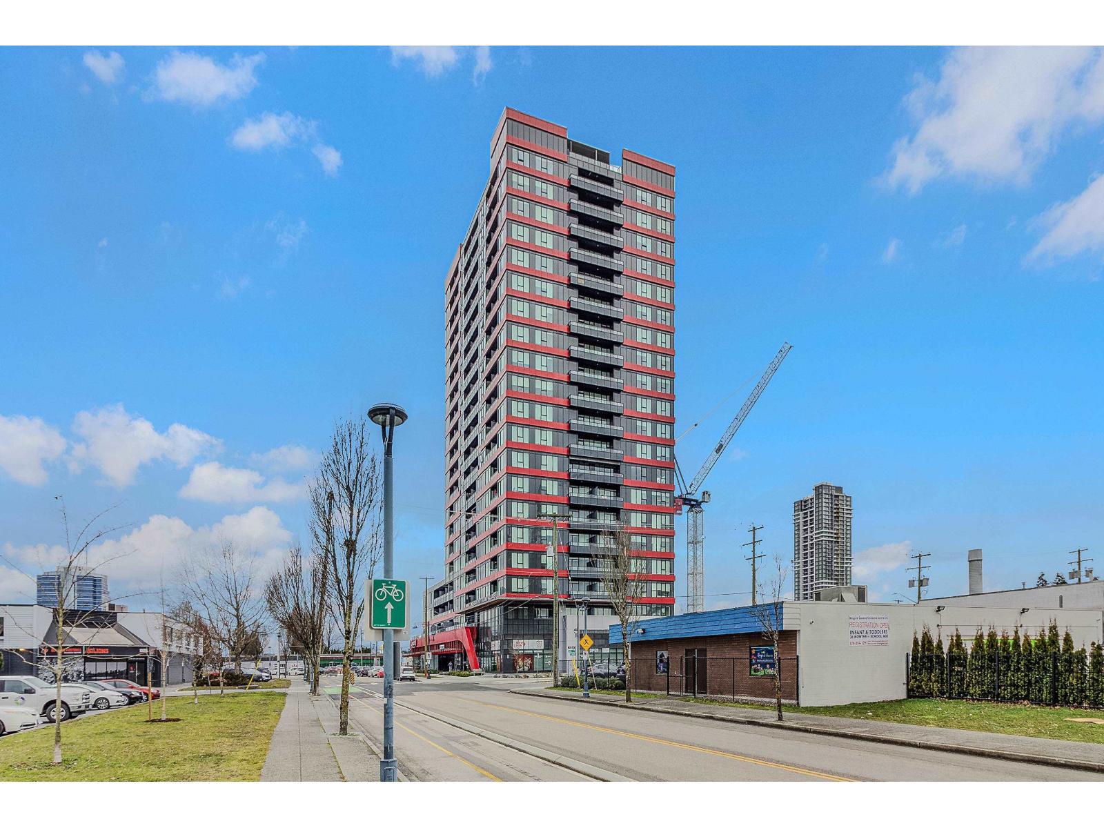 1303 10626 CITY PARKWAY|Surrey, British Columbia V3T0S3