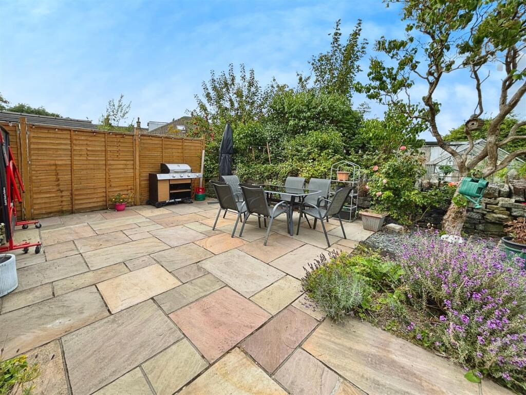 Additional image 18 of High Fernley Court, Wyke, Bradford, BD12 8AN