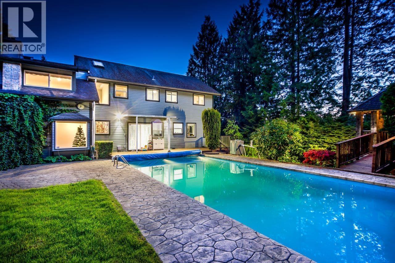 1704 PIERARD ROAD|North Vancouver, British Columbia V7J1Y2