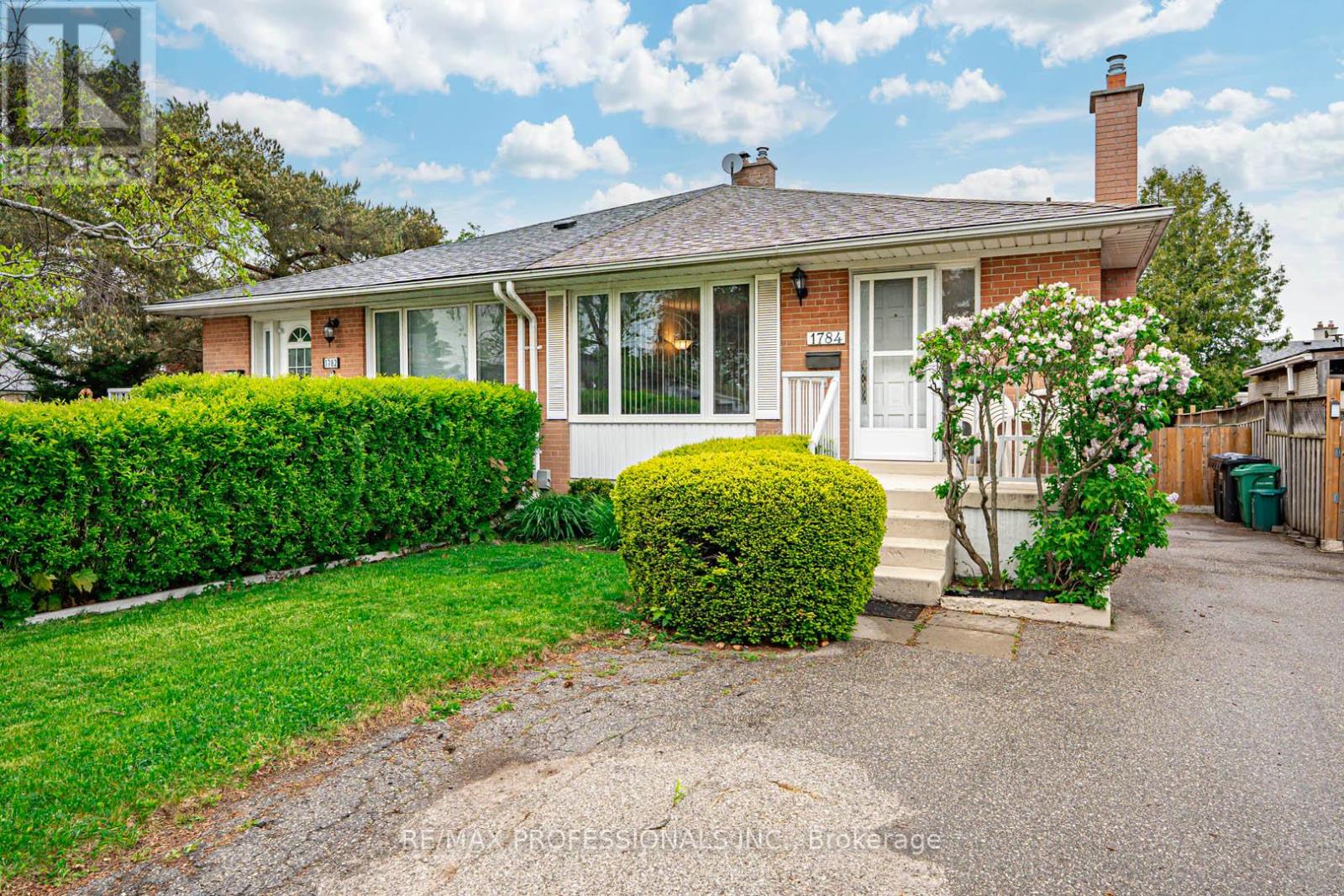 Property image for 1784 SANDGATE CRESCENT|Mississauga (Clarkson), Ontario L5J2E8