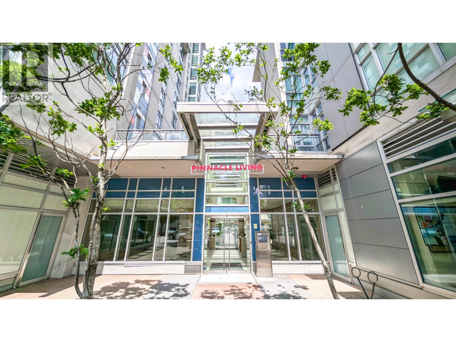 201 63 W 2ND AVENUE|Vancouver, British Columbia V5Y0G8