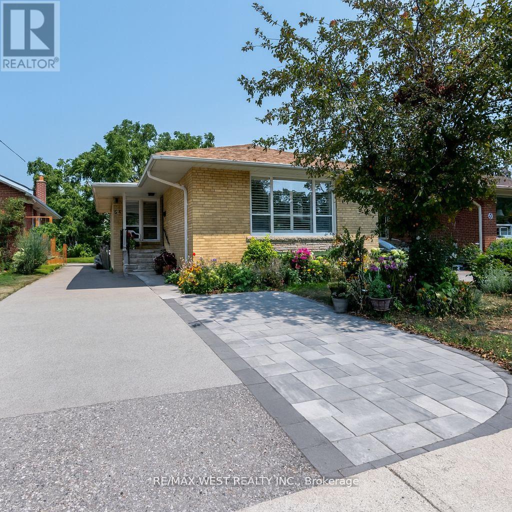 54 MEDLEY CRESCENT|Toronto (Bendale), Ontario M1J1Y3