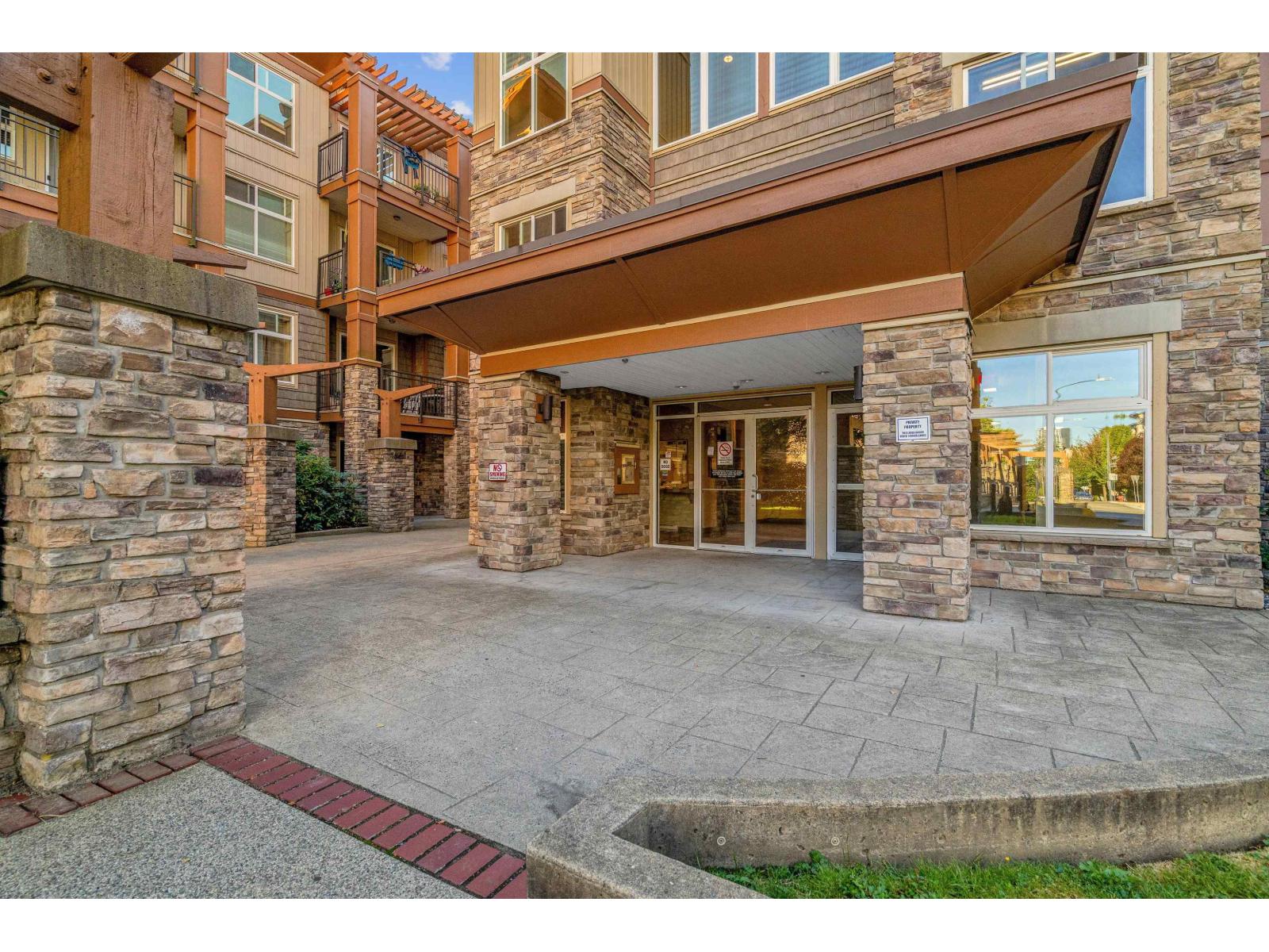 415 10237 133 STREET|Surrey, British Columbia V3T0C6