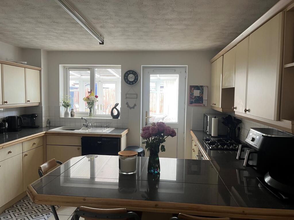 Additional image 16 of Lexington Close, Bradford