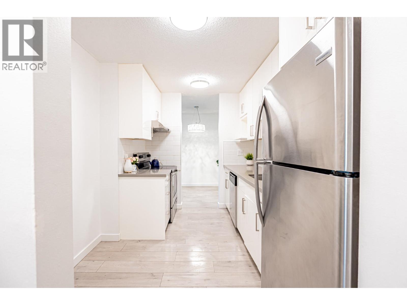 322 8591 WESTMINSTER HIGHWAY|Richmond, British Columbia V6X3E2
