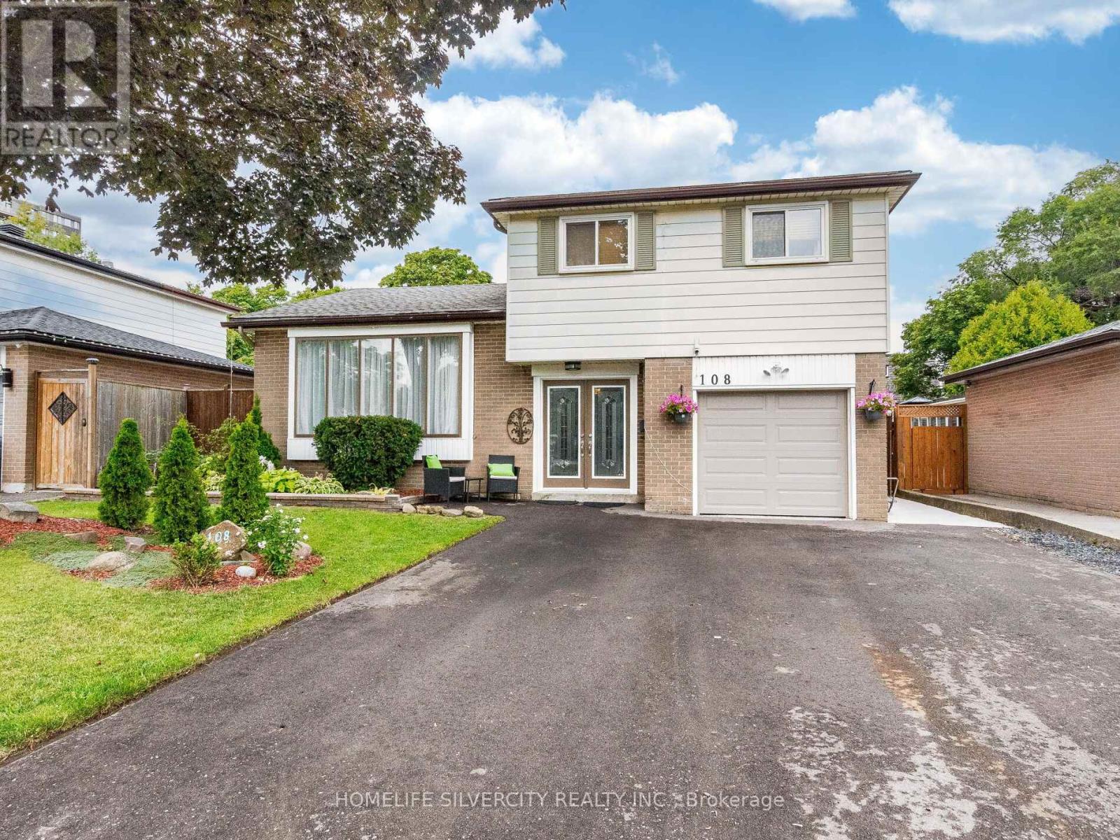 Property image for 108 BROOKLAND DRIVE|Brampton (Avondale), Ontario L6T2M5