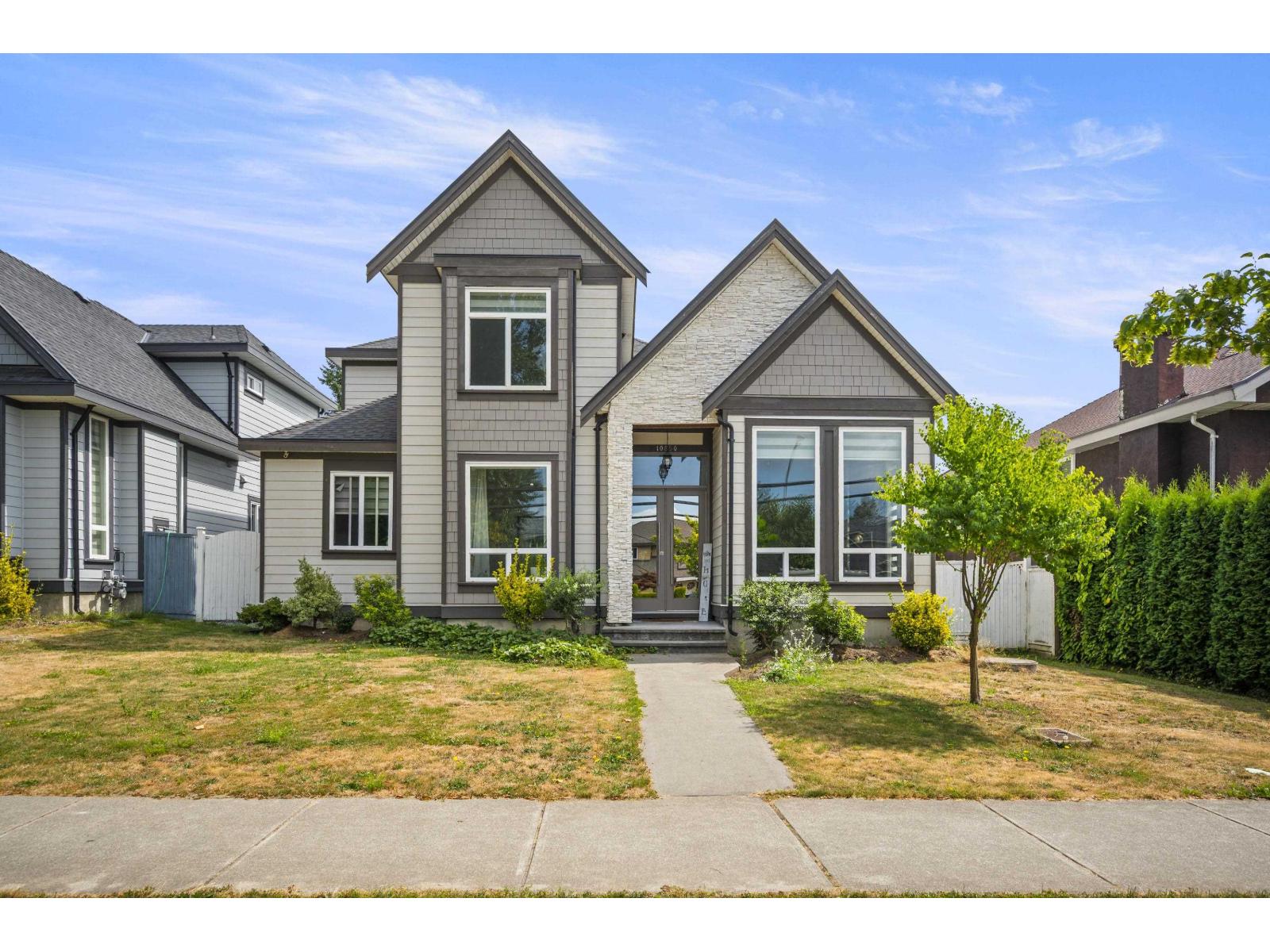 10850 156 ST STREET|Surrey, British Columbia V3R6J6