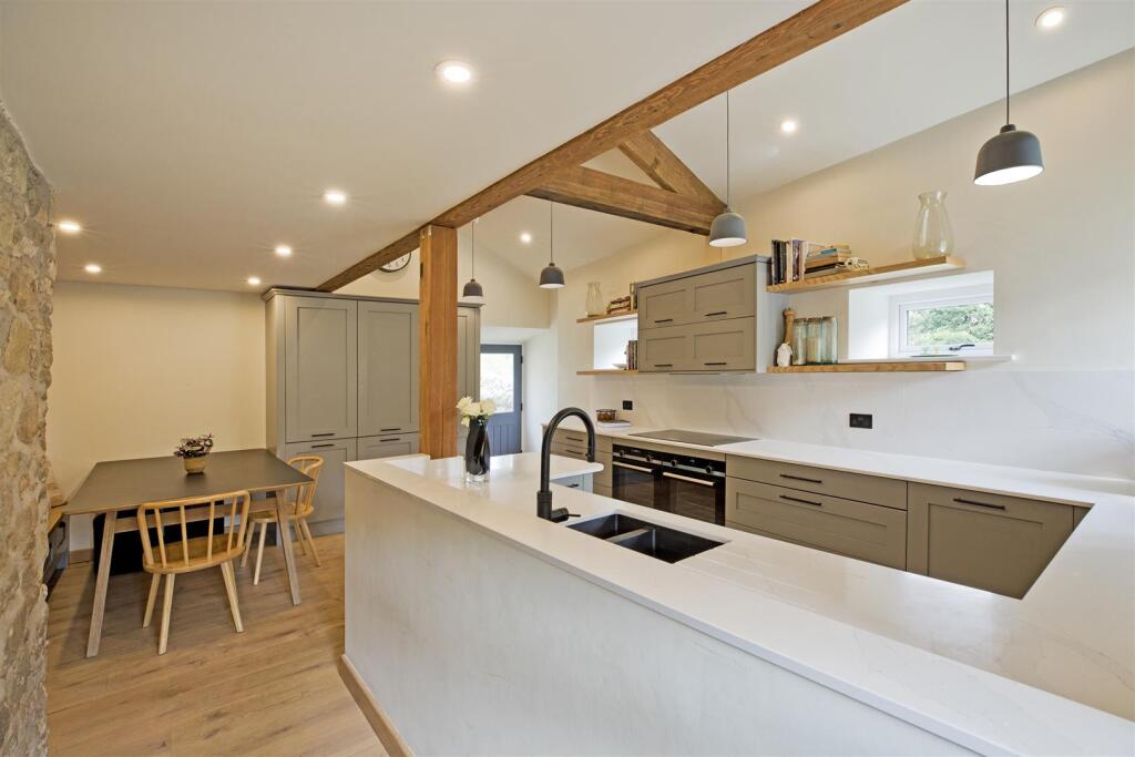 Additional image 8 of Cracked Castle Barn, Skyreholme