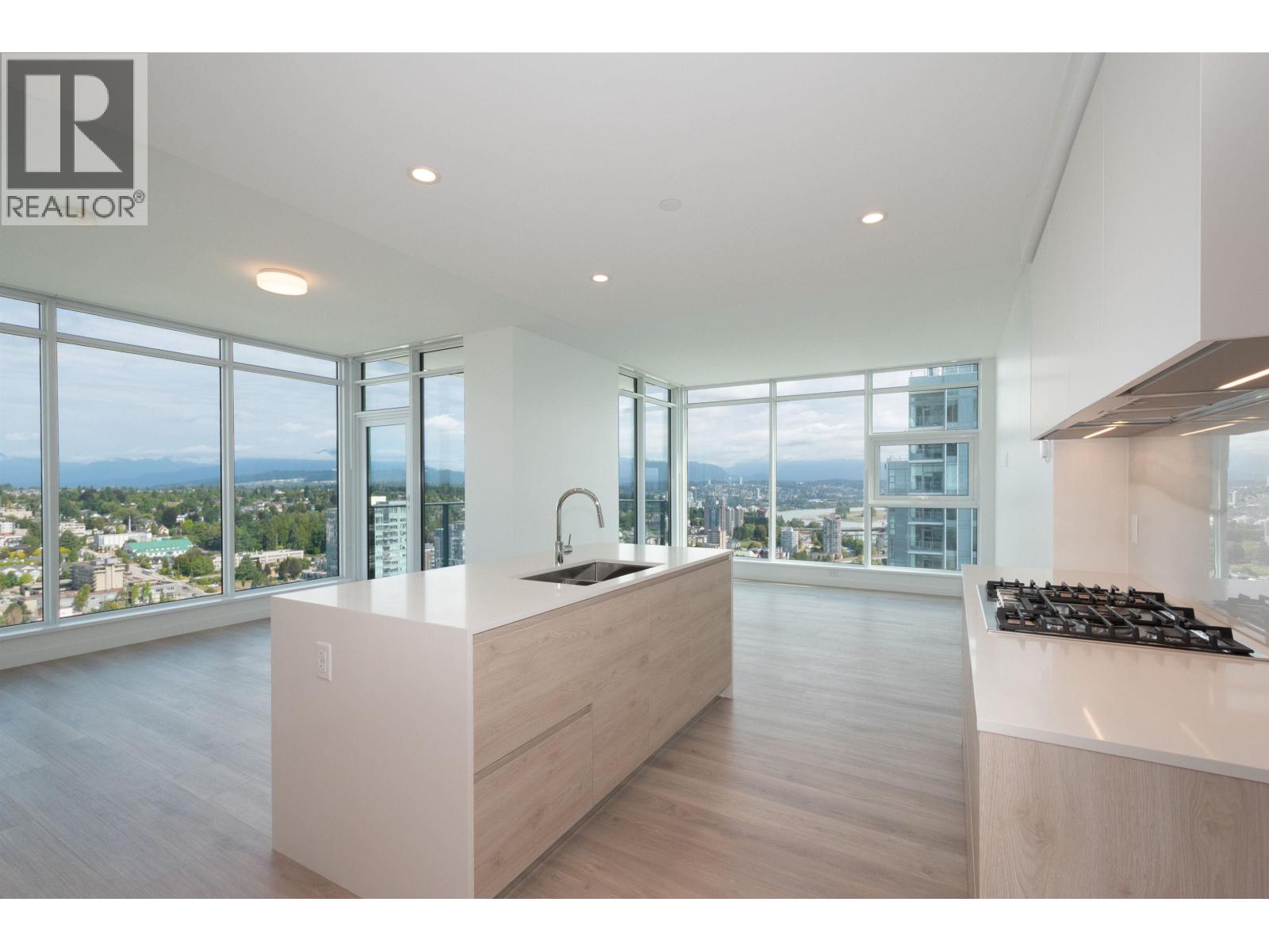 4004 680 QUAYSIDE DRIVE|New Westminster, British Columbia V3M0P2