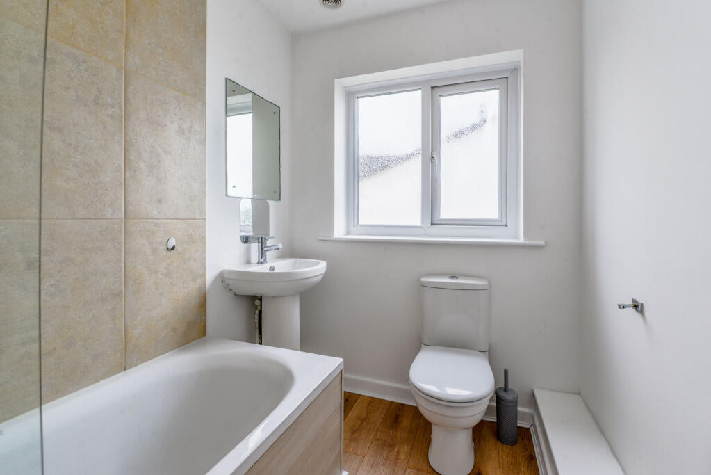 Additional image 11 of The Oval, Gilstead, Bingley, West Yorkshire, BD16